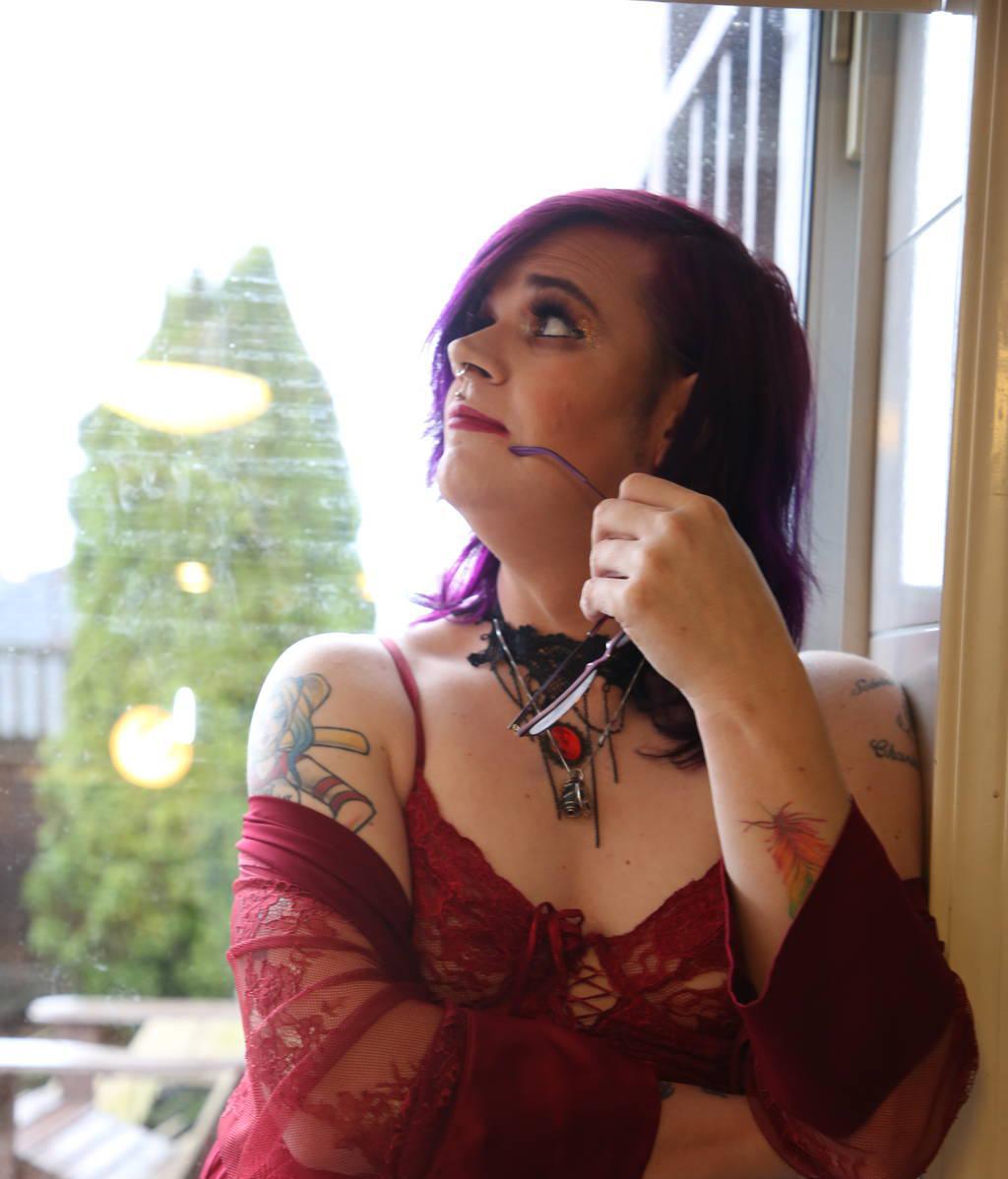 professional post-op trans woman available now 24/7