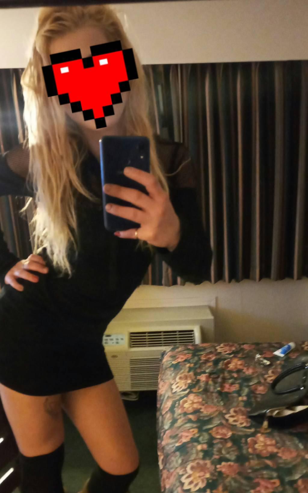 Sexy Tight n Tiny Blonde Available for Outcall / Car this AM