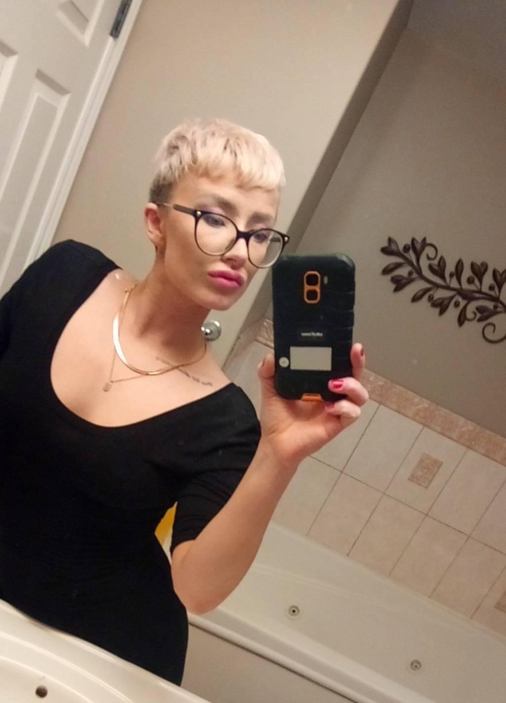 Halifax blondie baby outcall and duos available