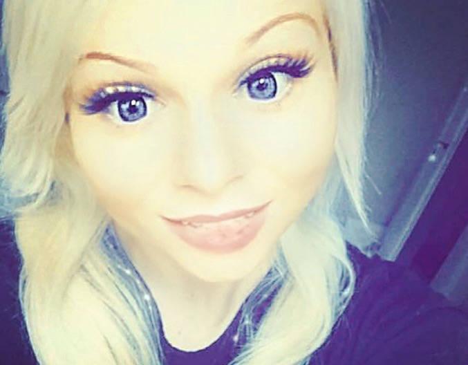 Blonde Baby Doll Doe Eyed Barbie Upbeat Busty Gorgeous Blonde Baby Doll Doe Eyed Barbie Upbeat Busty Gorgeous