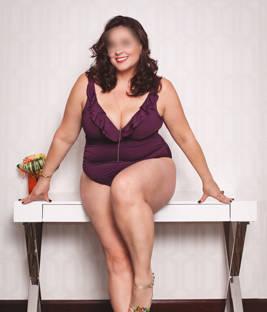 Gorgeous voluptuous mature companion visiting august 21-26