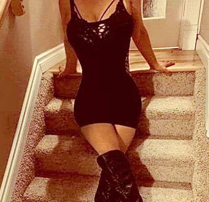 VISITING FOR THE WEEKEND. Sexy Brunette Feeling Naughty