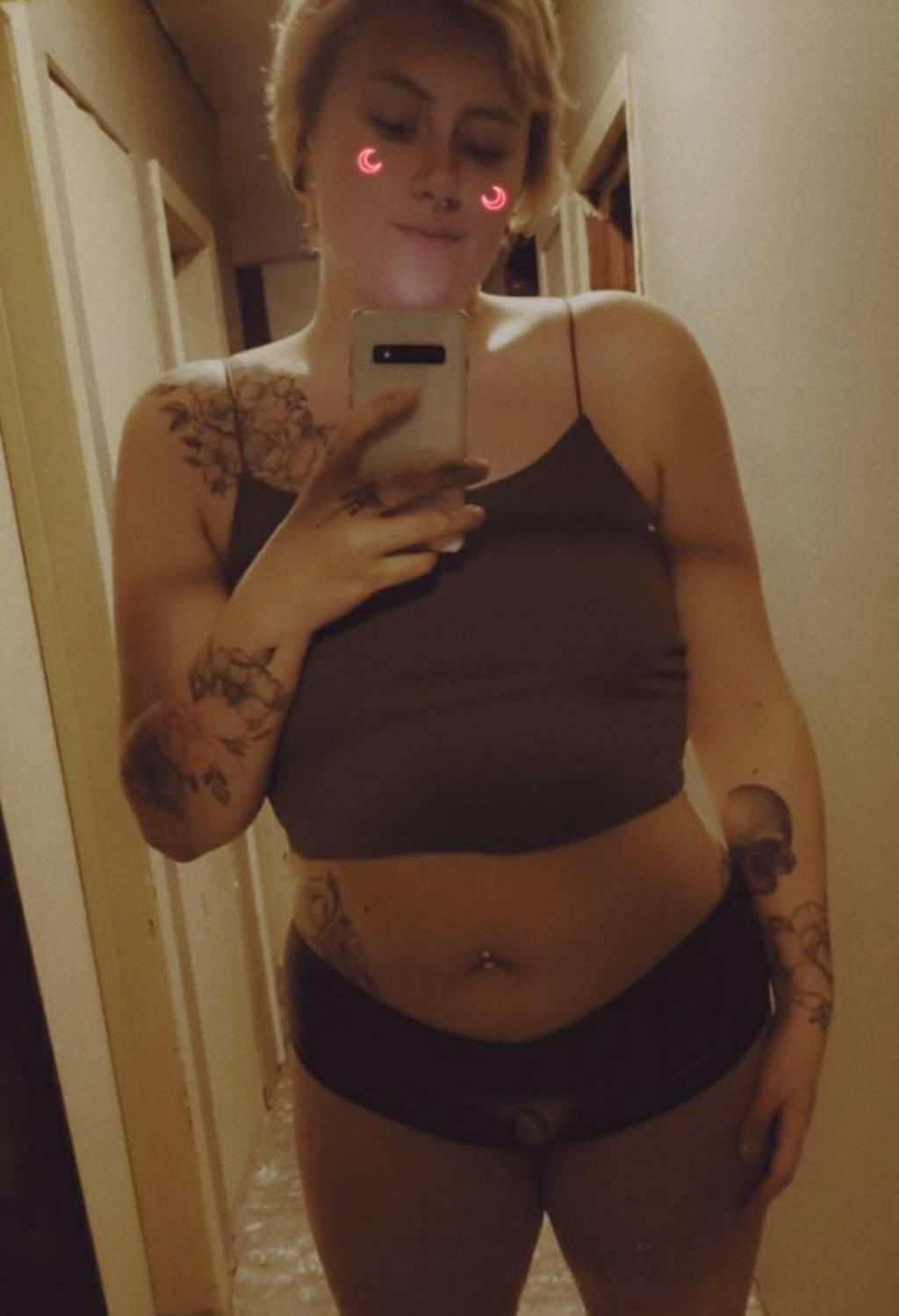 AVAILABLE NOWCURVY TIGHT SLUT