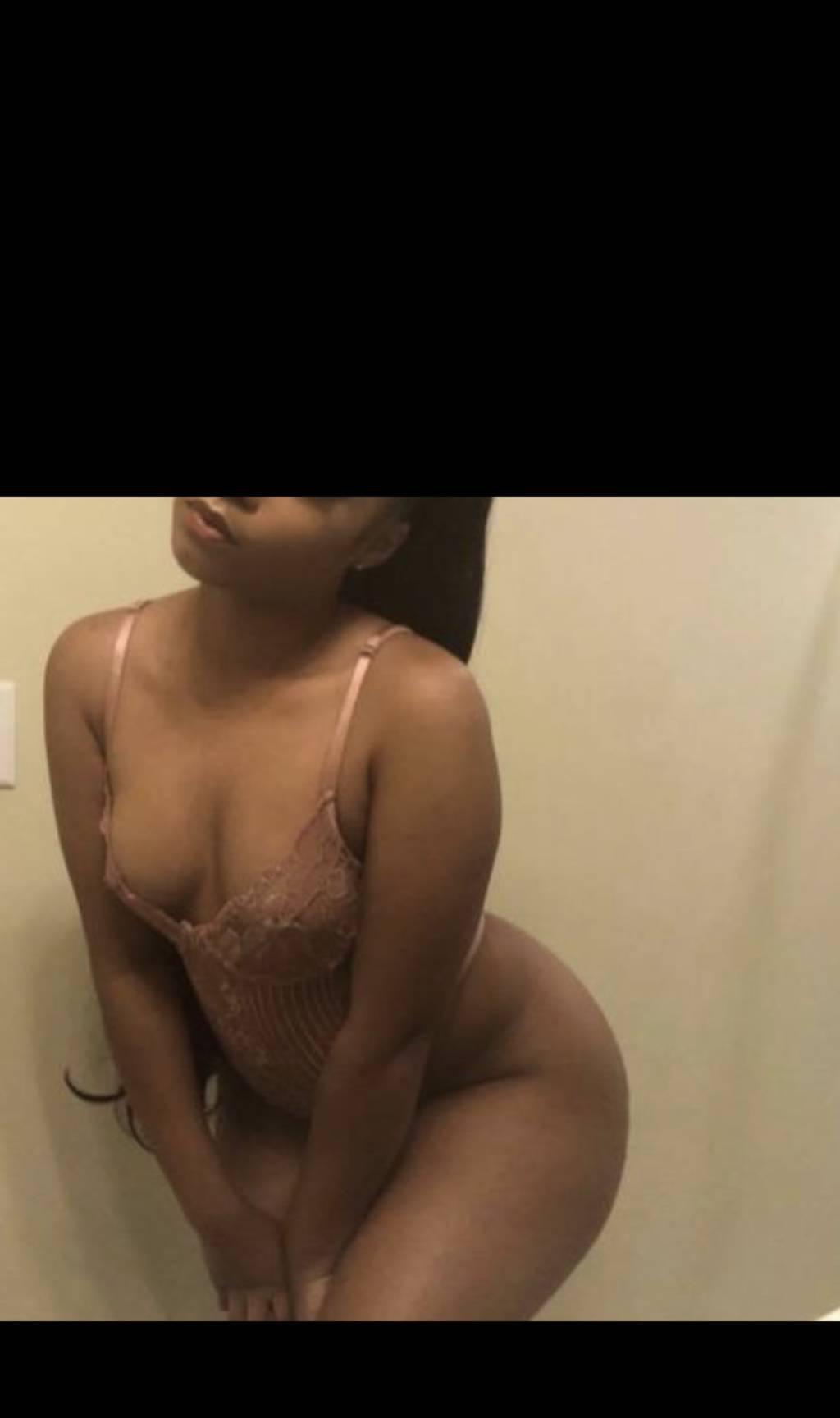 Vanessa Downtown Hamilton New in Town Ask 4 Specials
