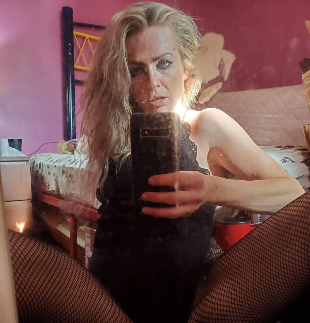 Deep throat squirting freak party doll duos low restrictions