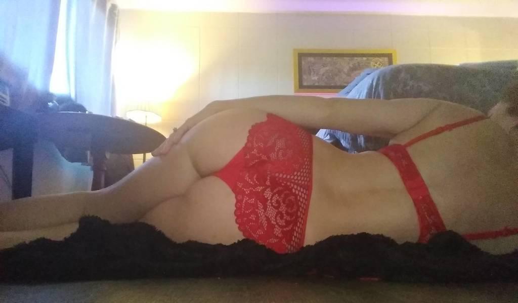so-tight & w3t , smokin hot bombshell avail 4 OUTCALLS now