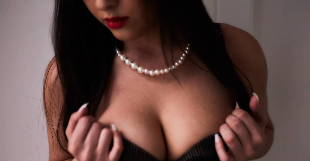 In Cornwall Aug.13-14th Gorgeous 36DD(N) brunette Lily!!