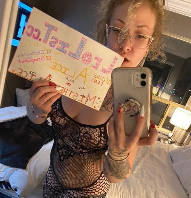 LIMITED TIME!! SLIMTHICK SNOWBUNNY AVAILABLE! NO BBSs! LIMITED TIME!! SLIMTHICK SNOWBUNNY AVAILABLE! NO BBSs!