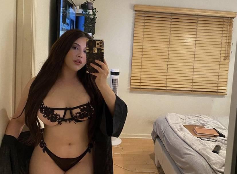 𝐏𝐀𝐑𝐓𝐘 𝐆𝐈𝐑𝐋ready to playsweetest girlout&in
