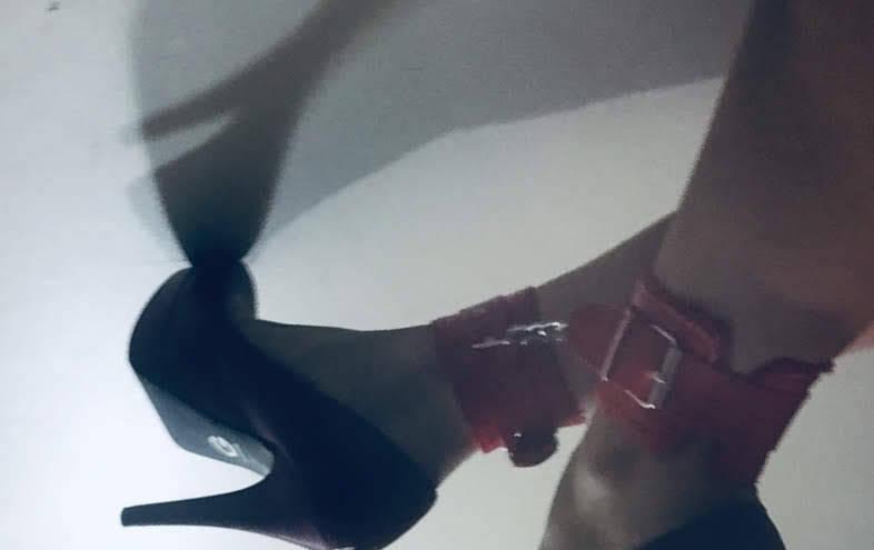 Hips,Lips,and ....Cum see for yours self