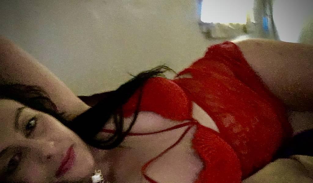SUN APRIL 19. sexy brunette ready to give u what u need
