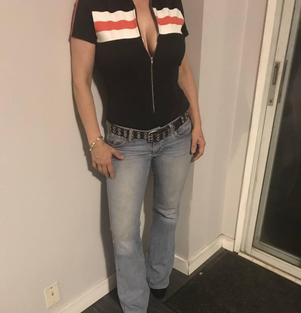 VISITING FOR THE WEEKEND. Sexy Brunette Feeling Naughty