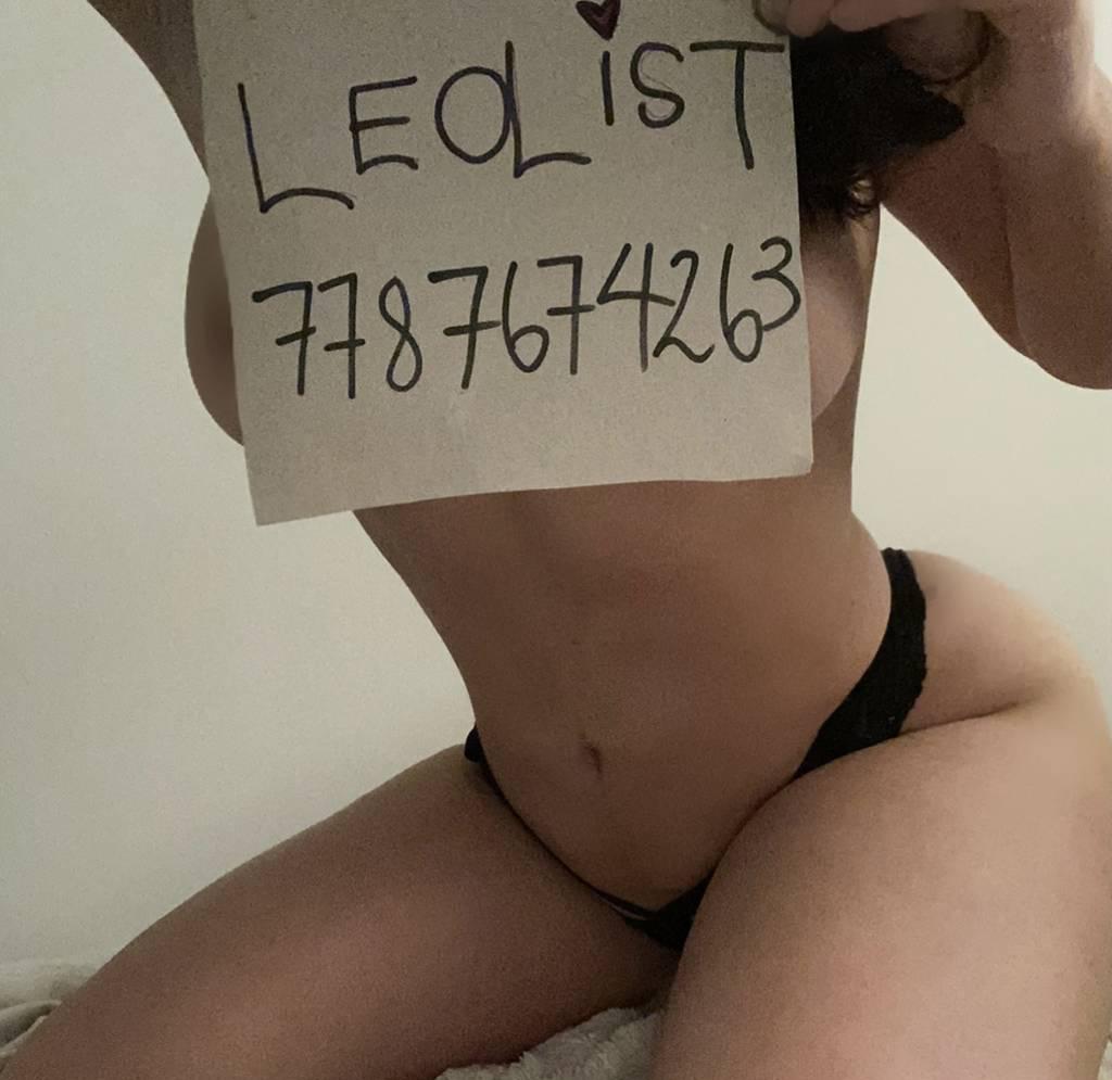 19 YR OLD BABY LOVES GETTING F**^CKED