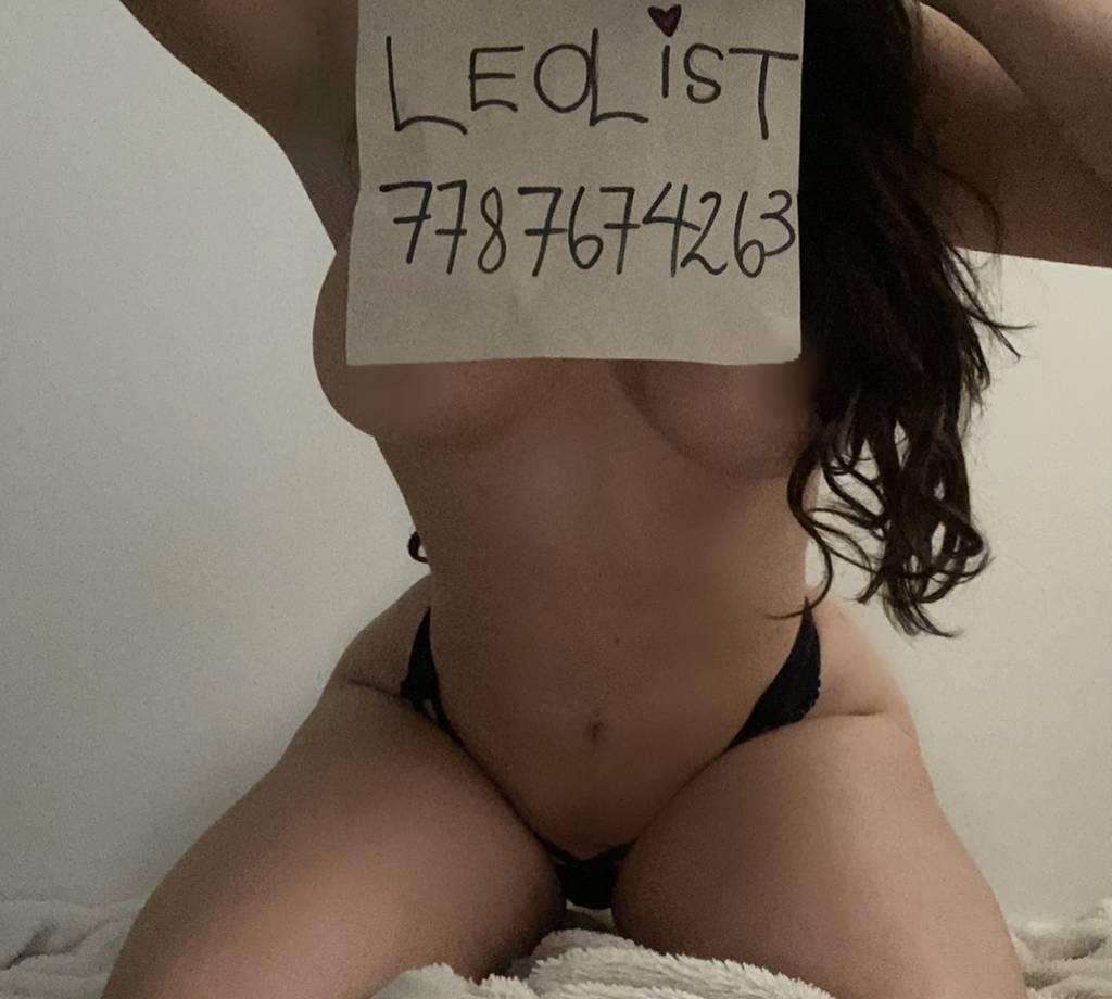 19 YR OLD BABY LOVES GETTING F**^CKED