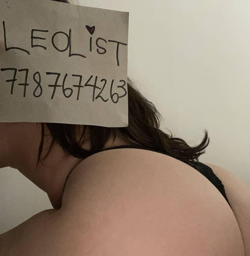 19 YR OLD BABY LOVES GETTING F**^CKED