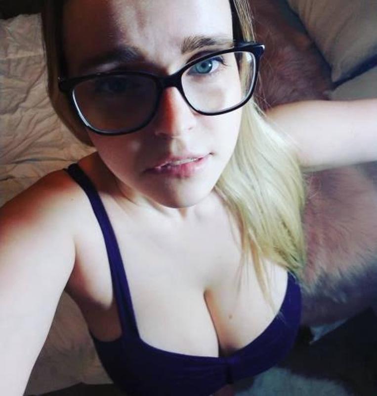 i am available for hookup to fuck incall and out call